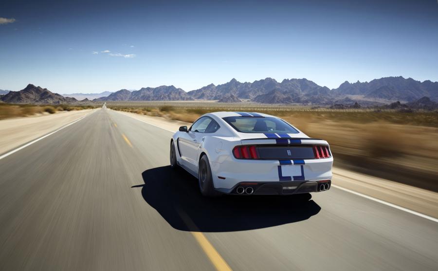  Shelby GT350 Mustang 2016 года  (фото 2 из 32)